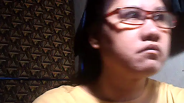 sweetsosie18 online show from April 15, 6:42 am