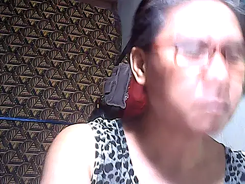 sweetsosie18 online show from May 31, 4:14 pm