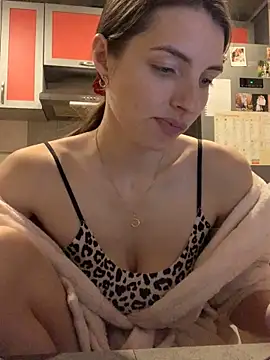 Snapshot of SeducingYoghourt chatting on December 29, 3:46 pm SeducingYoghourt online show from December 29, 3:46 pm