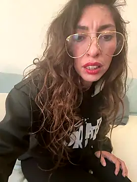 Snapshot of amanilouve chatting on October 16, 11:22 am amanilouve online show from October 16, 11:22 am