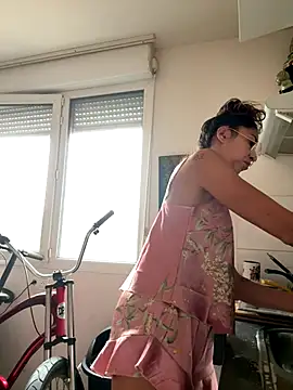 Snapshot of amanilouve chatting on November 14, 9:52 am amanilouve online show from November 14, 9:52 am