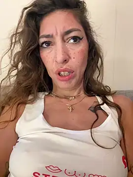 Snapshot of amanilouve chatting on November 17, 7:36 am amanilouve online show from November 17, 7:36 am