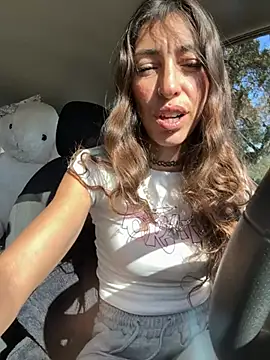 amanilouve online show from April 2, 2:26 pm