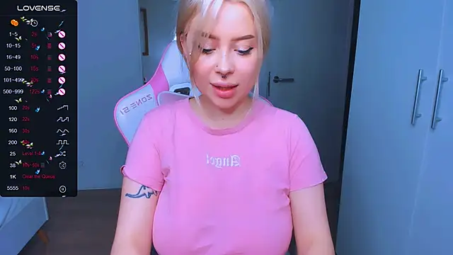 MonaLauu online show from January 8, 11:10 am