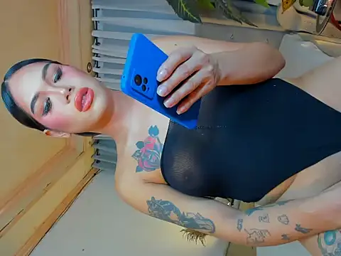 Snapshot of MistressSatisfactionOnTop chatting on October 26, 6:25 pm MistressSatisfactionOnTop online show from October 26, 6:25 pm