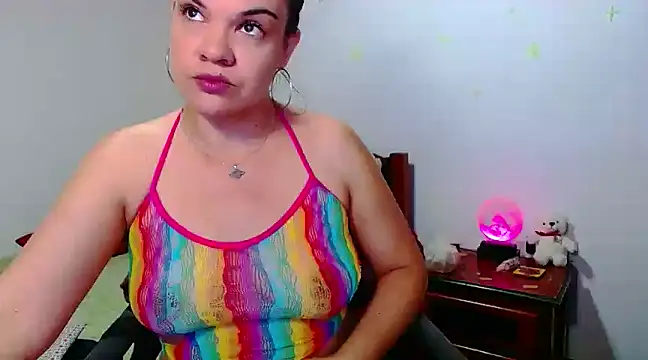 Snapshot of luchiana_hott21 chatting on January 21, 4:58 pm luchiana hott21 online show from January 21, 4:58 pm