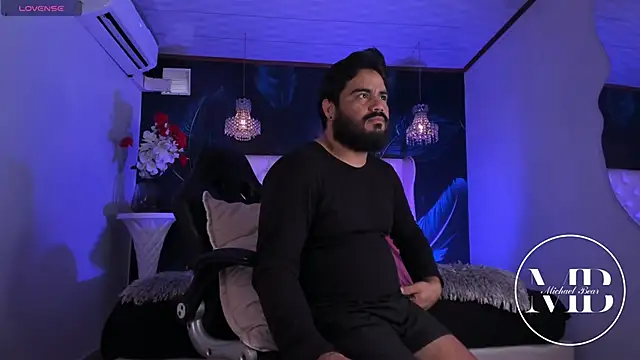 MichaelBear  online show from February 9, 1:26 pm