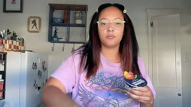 dreamyriri online show from March 7, 4:59 pm