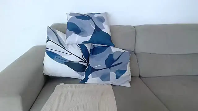 Linda1975 online show from December 14, 10:53 am