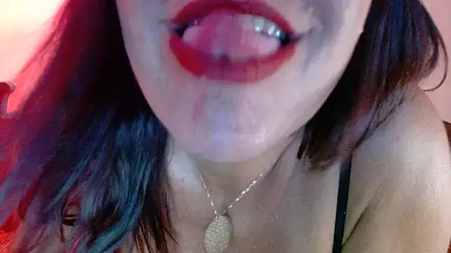 Linda1975 online show from January 14, 11:20 pm