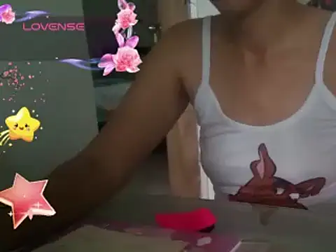 Moon lunita online show from December 2, 6:10 pm