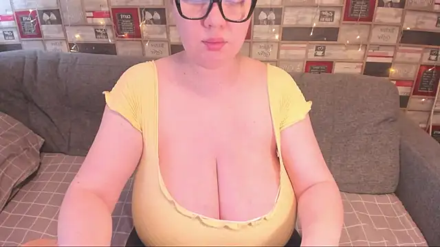 Snapshot of VickyBoobs chatting on February 12, 11:40 am VickyBoobs online show from February 12, 11:40 am