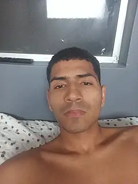 Snapshot of riquer09 chatting on August 7, 4:03 am riquer09 online show from August 7, 4:03 am