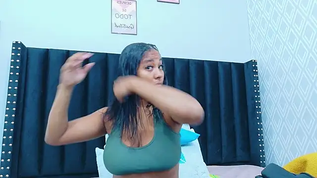 Snapshot of colombiamommy chatting on February 17, 12:12 pm colombiamommy online show from February 17, 12:12 pm