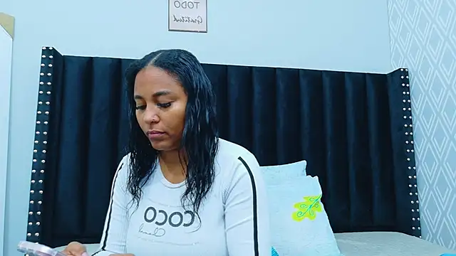 Snapshot of colombiamommy chatting on February 24, 12:25 pm colombiamommy online show from February 24, 12:25 pm