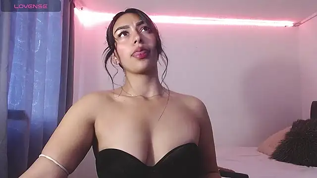 Melaniie01 online show from April 20, 10:44 pm