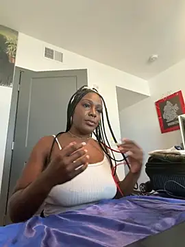 Snapshot of TilaTotti chatting on October 22, 10:31 pm TilaTotti online show from October 22, 10:31 pm