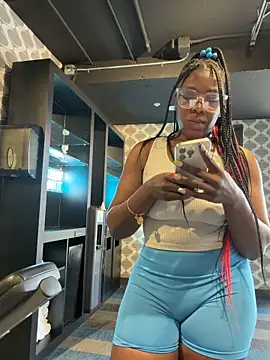 Snapshot of TilaTotti chatting on October 28, 3:47 pm TilaTotti online show from October 28, 3:47 pm