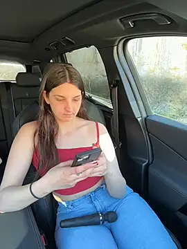 DoriDeluxe66 online show from February 9, 1:56 pm
