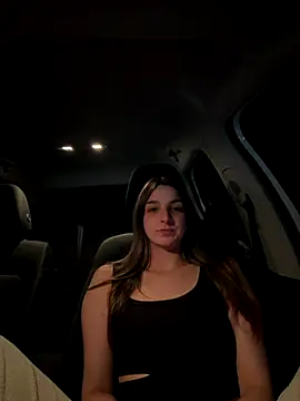 DoriDeluxe66 online show from November 18, 11:15 pm