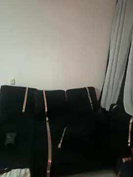 Snapshot of Sarita-candy chatting on December 18, 1:44 am Sarita-candy online show from December 18, 1:44 am