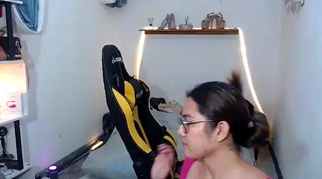 MarieLoveGlamorous online show from February 23, 9:26 pm