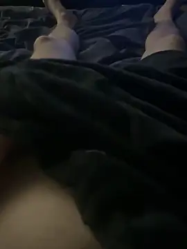 Snapshot of HunterBaby chatting on March 3, 3:23 am HunterBaby online show from March 3, 3:23 am