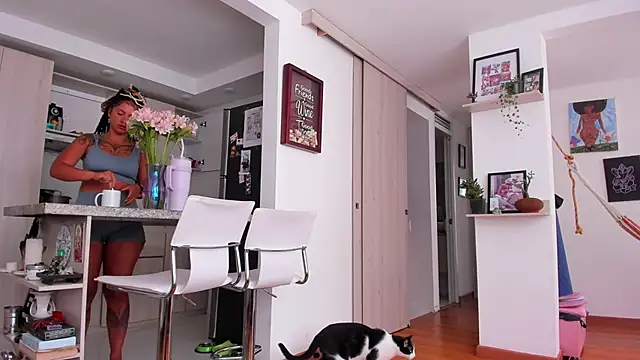 karlye 5 online show from December 4, 1:09 pm