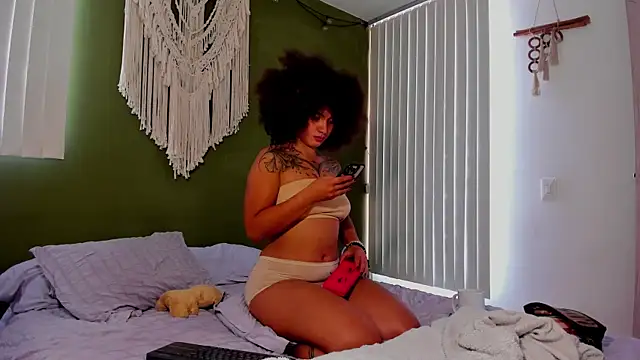 karlye 5 online show from December 19, 6:59 pm