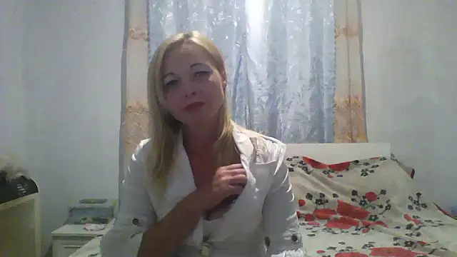 Lola 115 online show from July 9, 6:45 pm