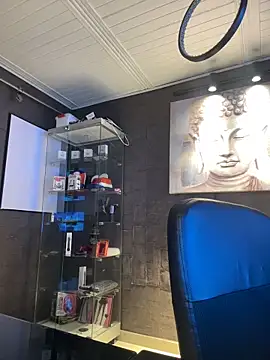 Snapshot of Emiily_W chatting on January 5, 5:27 pm Emiily W online show from January 5, 5:27 pm