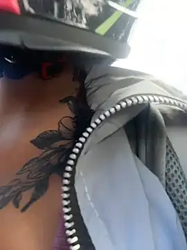 Snapshot of Emiily_W chatting on January 9, 6:42 pm Emiily W online show from January 9, 6:42 pm