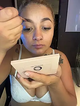 Snapshot of Emiily_W chatting on January 11, 11:48 am Emiily W online show from January 11, 11:48 am