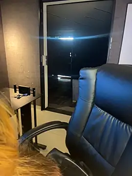 Snapshot of Emiily_W chatting on February 10, 1:04 pm Emiily W online show from February 10, 1:04 pm