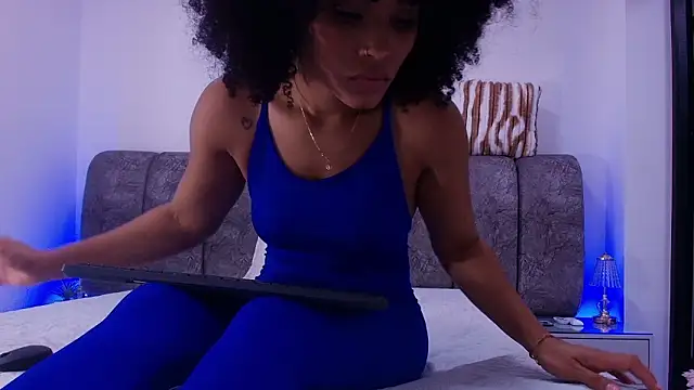 Snapshot of naia_blessed chatting on February 5, 7:18 pm naia blessed online show from February 5, 7:18 pm