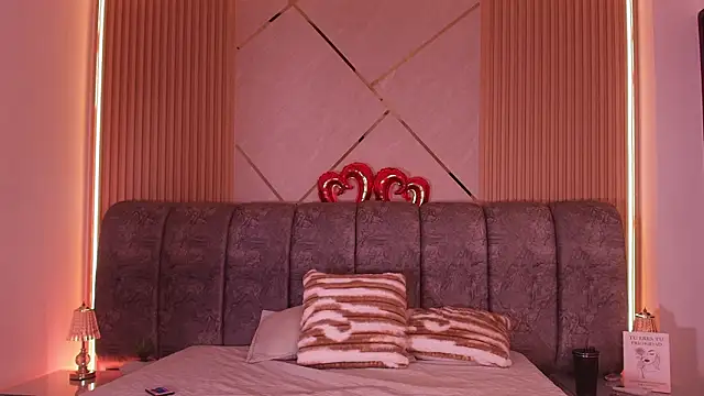 Snapshot of naia_blessed chatting on February 26, 7:13 pm naia blessed online show from February 26, 7:13 pm