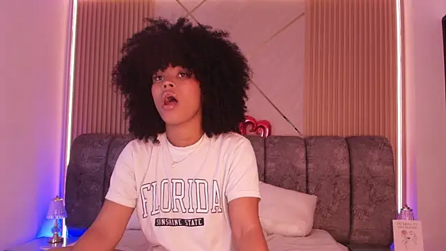 Snapshot of naia_blessed chatting on March 2, 7:10 pm naia blessed online show from March 2, 7:10 pm