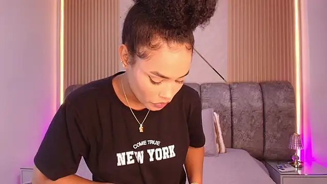 naia blessed online show from April 7, 7:14 pm