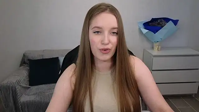 EvaMaddison online show from December 17, 8:23 am