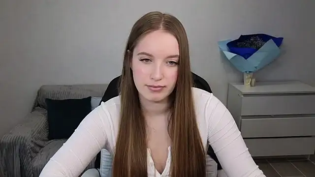 EvaMaddison online show from December 20, 5:25 am