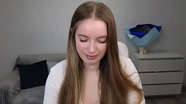 EvaMaddison online show from December 21, 4:41 am