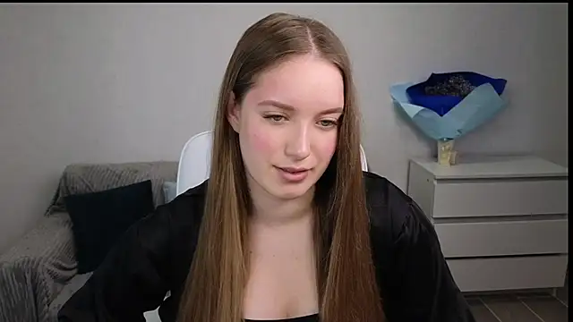 EvaMaddison online show from February 3, 6:56 am