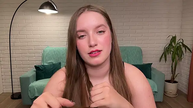 Snapshot of EvaMaddison chatting on October 30, 7:54 am EvaMaddison online show from October 30, 7:54 am