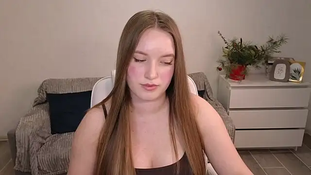 Snapshot of EvaMaddison chatting on December 21, 6:37 pm EvaMaddison online show from December 21, 6:37 pm