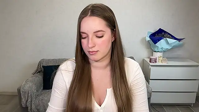 Snapshot of EvaMaddison chatting on February 6, 6:00 pm EvaMaddison online show from February 6, 6:00 pm