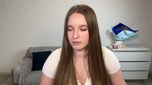 Snapshot of EvaMaddison chatting on February 9, 6:01 pm EvaMaddison online show from February 9, 6:01 pm