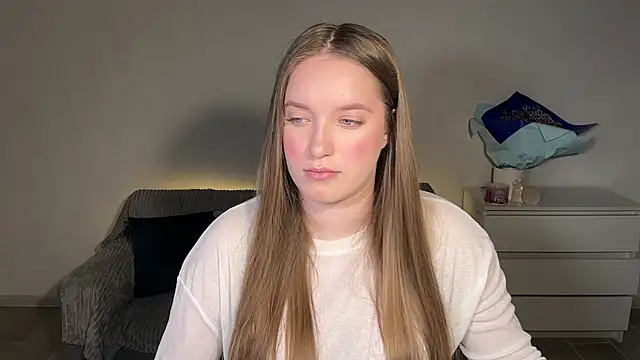 Snapshot of EvaMaddison chatting on March 2, 5:31 pm EvaMaddison online show from March 2, 5:31 pm