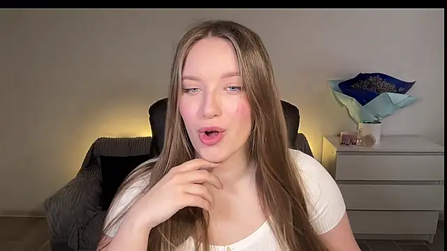 EvaMaddison online show from March 9, 3:54 am