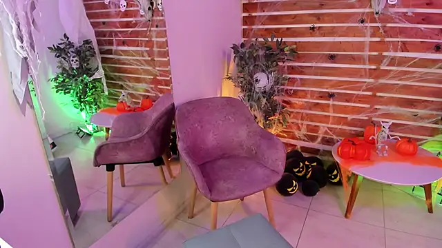 Snapshot of _MeganRain chatting on October 23, 6:56 am MeganRain online show from October 23, 6:56 am