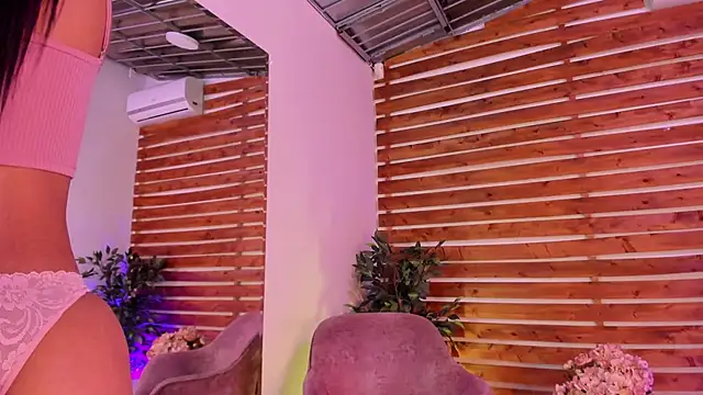 Snapshot of _MeganRain chatting on November 12, 8:48 am MeganRain online show from November 12, 8:48 am